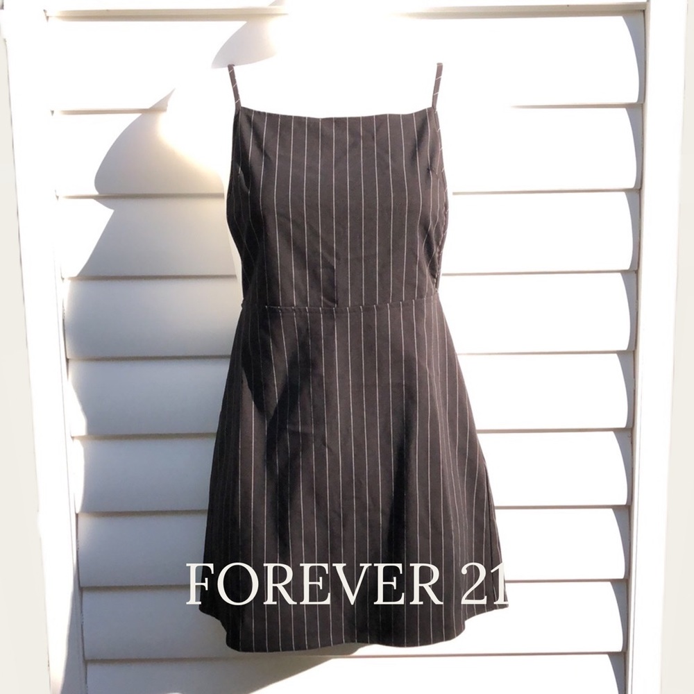 NWT FOREVER 21 pinstriped woven coverall mini dress - Picture 2 of 16